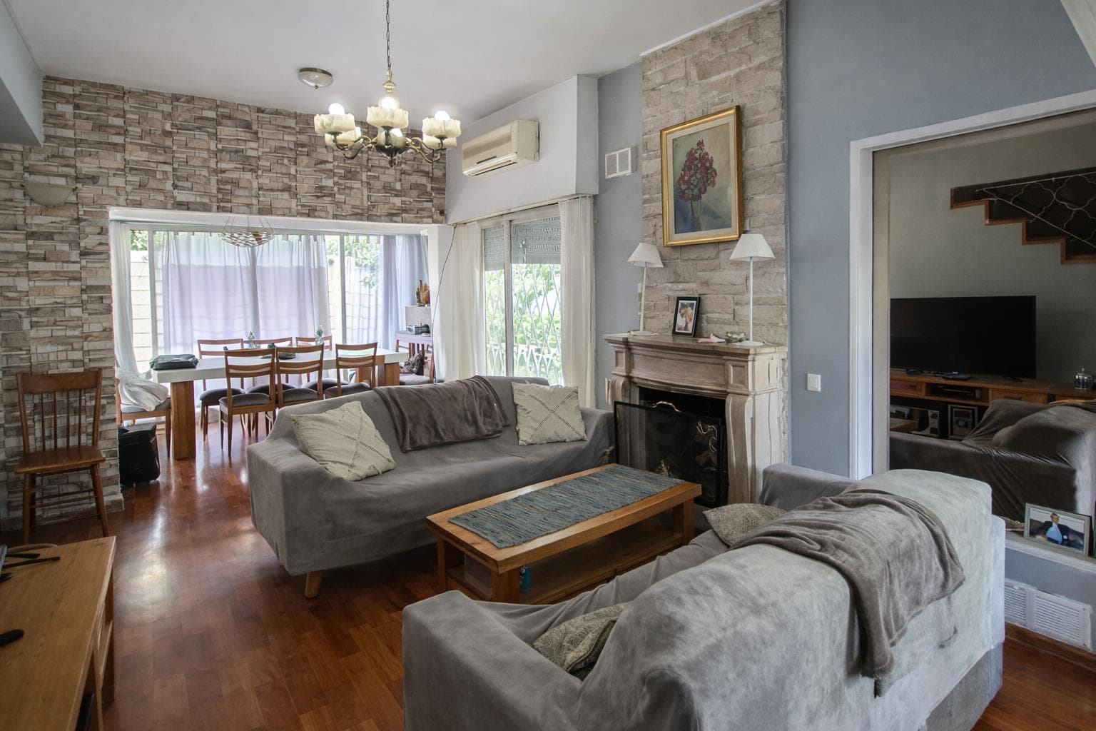 VENTA-Casa de 5 ambientes en Villa Sarmiento- ACEPTA PERMUTA - 1