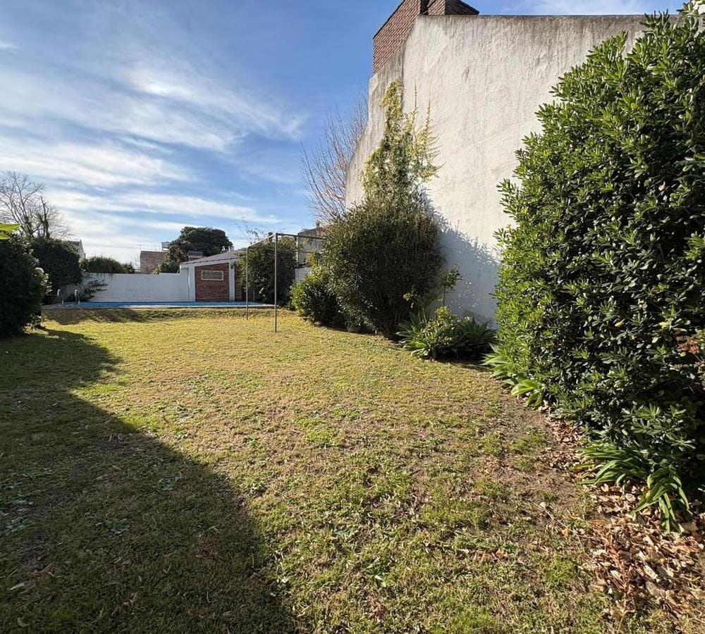 HERMOSO TERRENO EN VILLA MARTELLI - 1