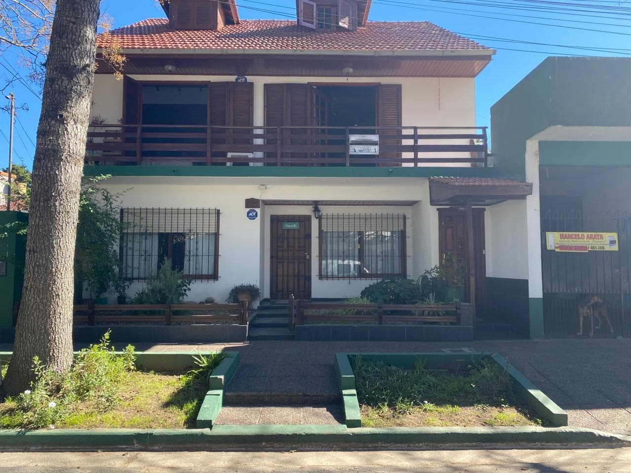 VENTA EN BLOCK - DOS DEPARTAMENTOS TRES AMBIENTES QUINCHO Y COCHERA - 1