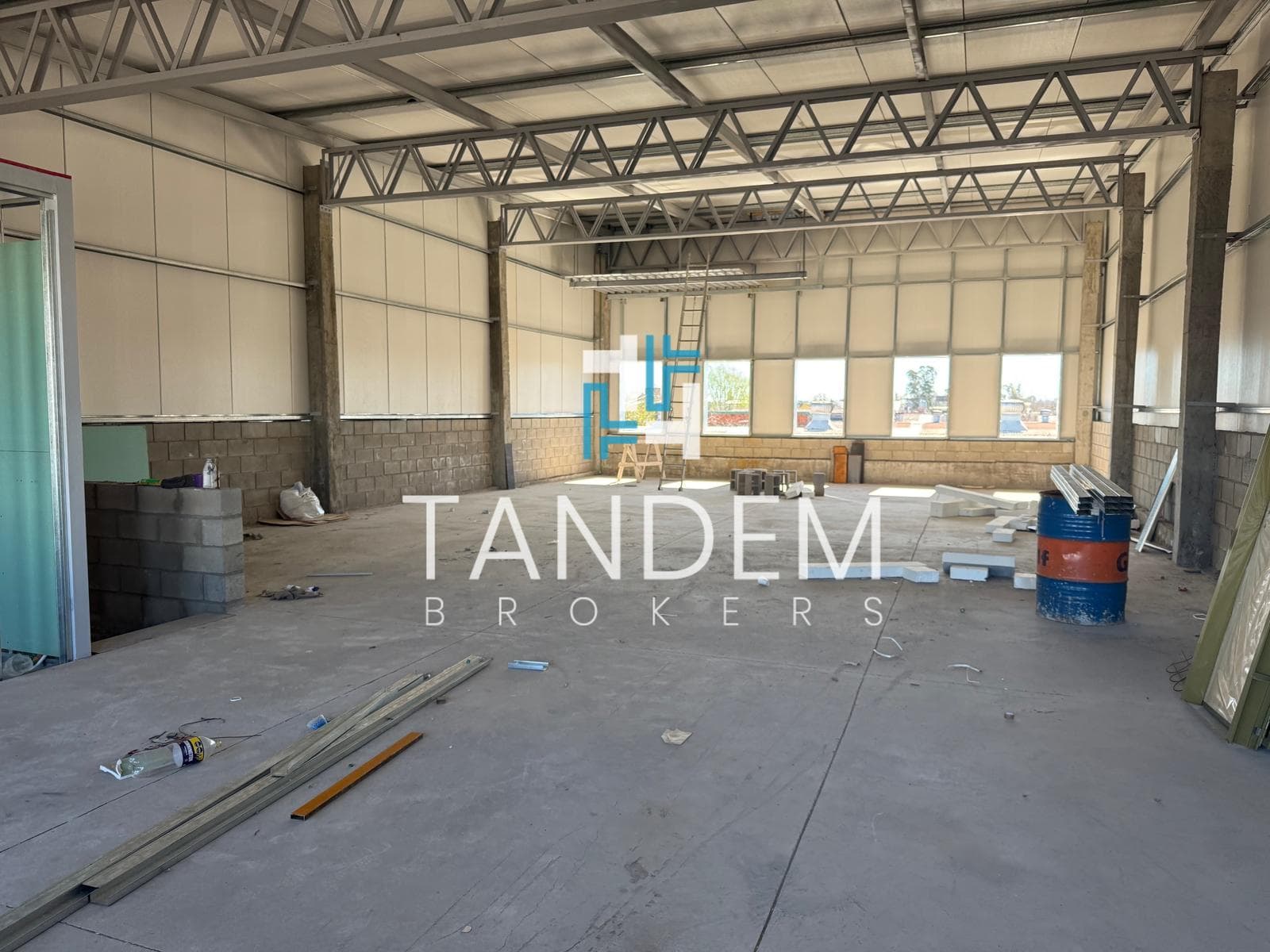 Local/Galpón industrial/comercial en alquiler - 1