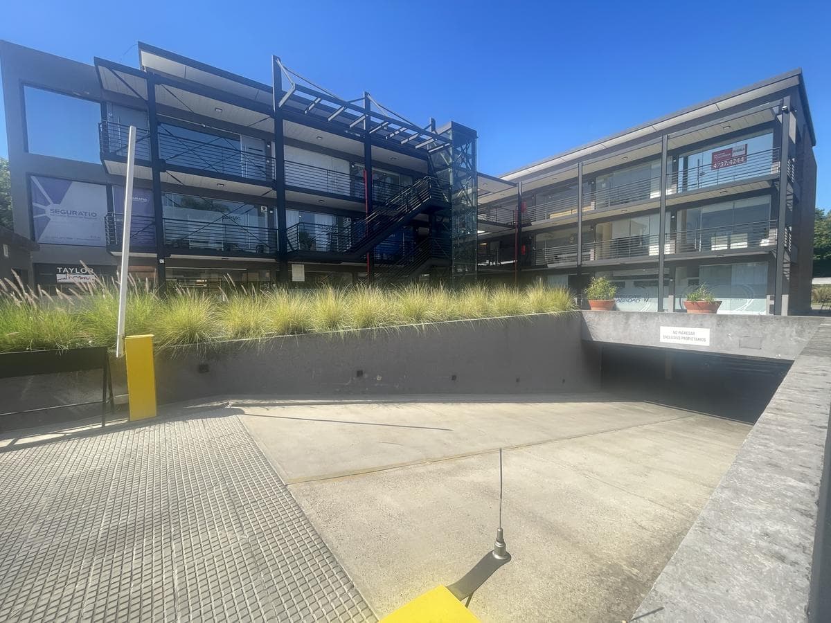 Excelente oficina en el complejo Agora en VENTA. - 1