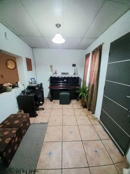 Finca con produccion y corrales en Jaime Prats - 2