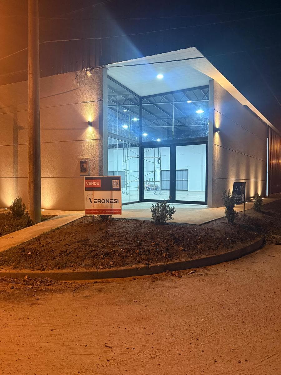 Galpón ubicado en Luciana Rios y Lisandro De La Torre - 1