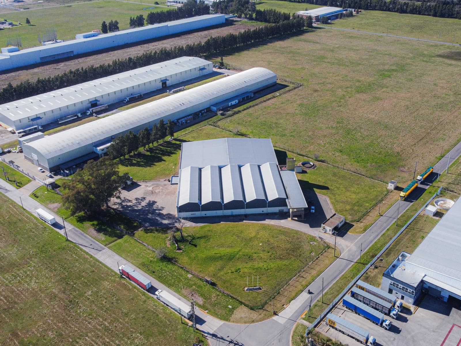 Nave en Parque Industrial Campana – Retorno alto y opción de ampliar superficie cubierta - 1