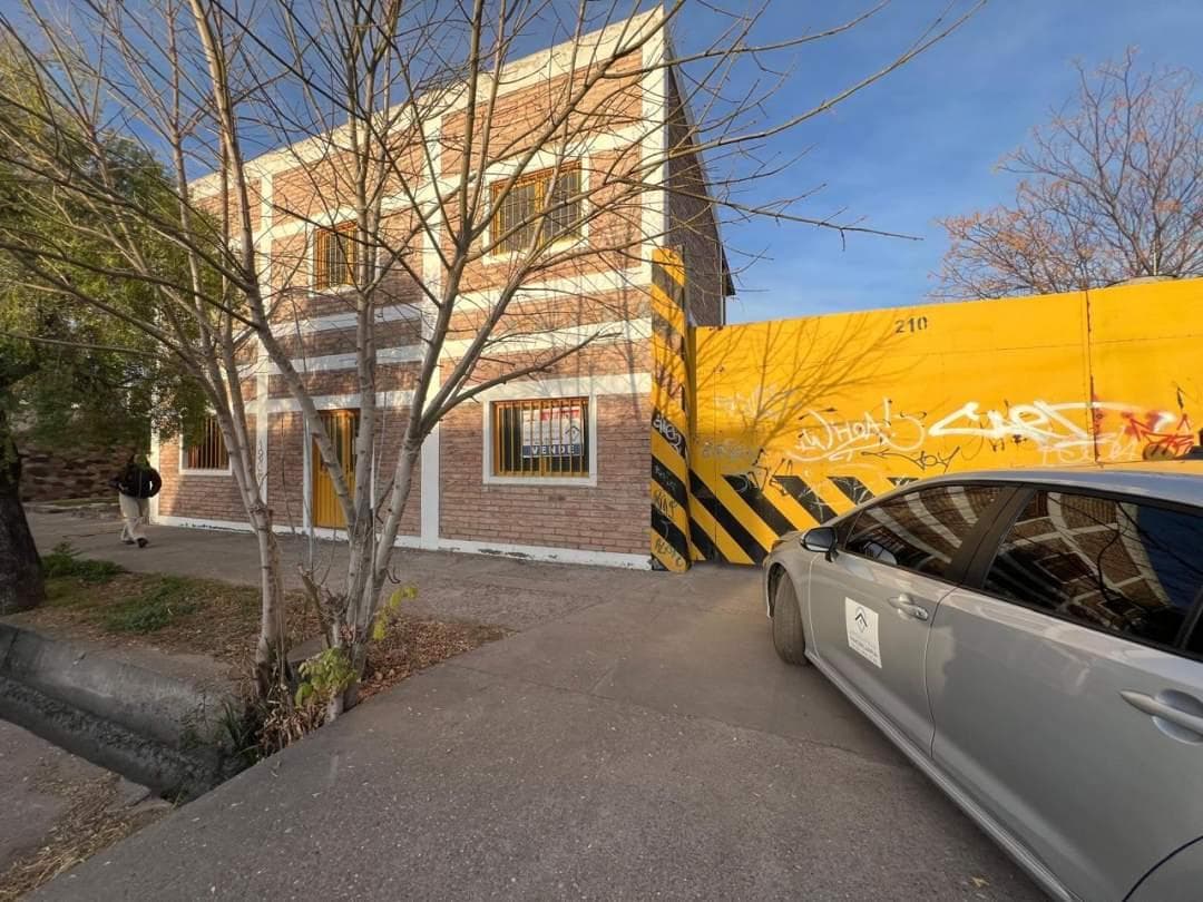 Galpon sobre calle Italia al 200, San Rafael - 1