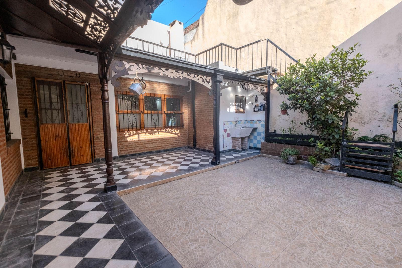 Casa de 4 ambientes en VENTA - 1