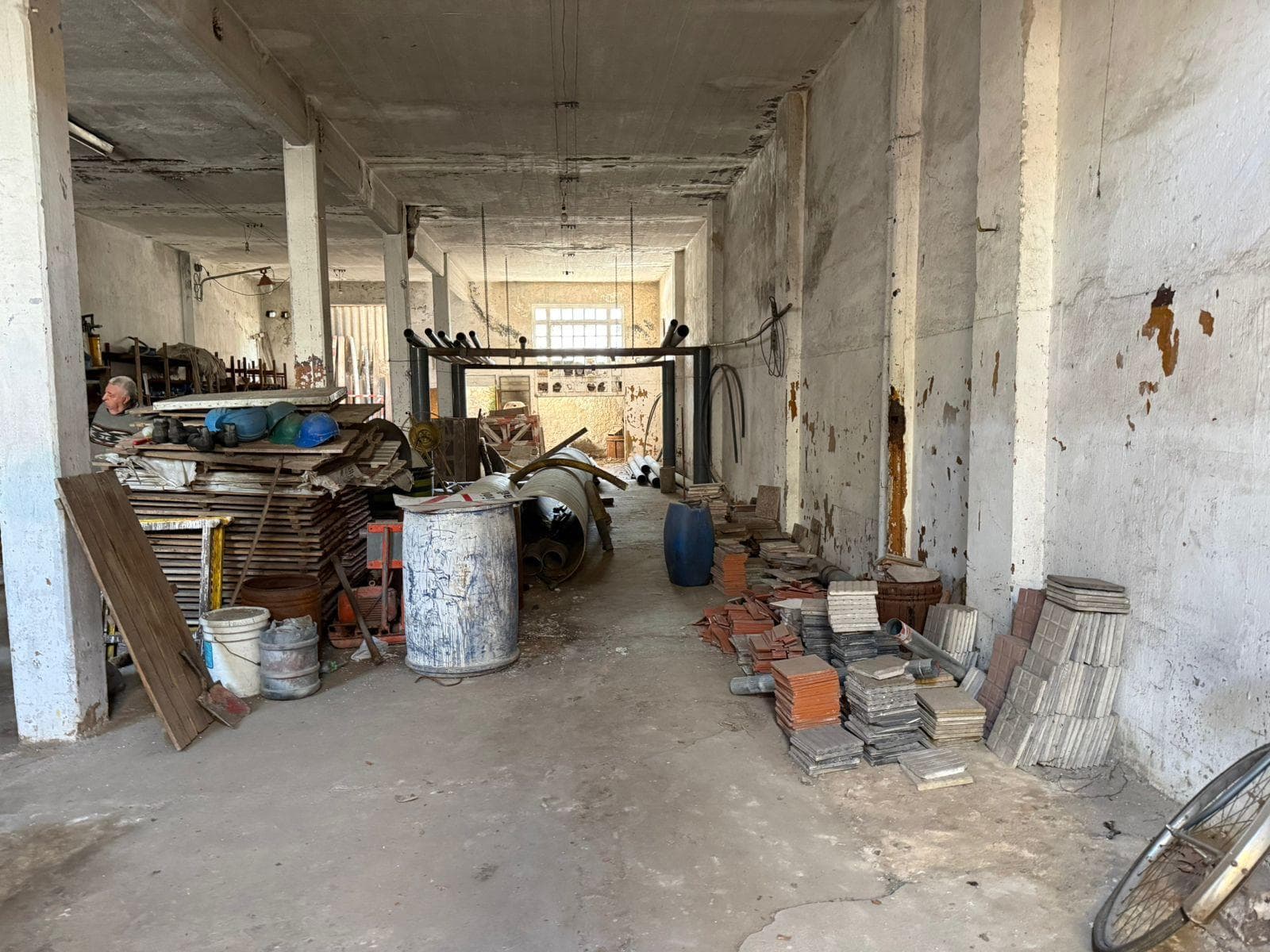 Depósito en Lomas de Zamora Oeste - 1