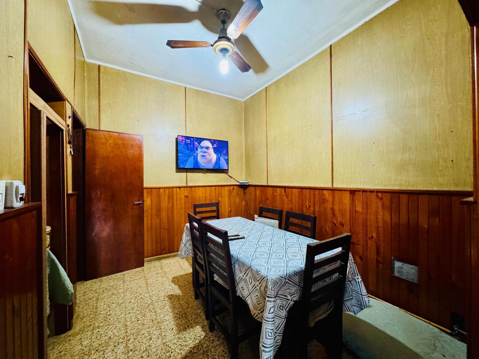 Excelente ubicación en Berazategui | Casa con lote propio - 1