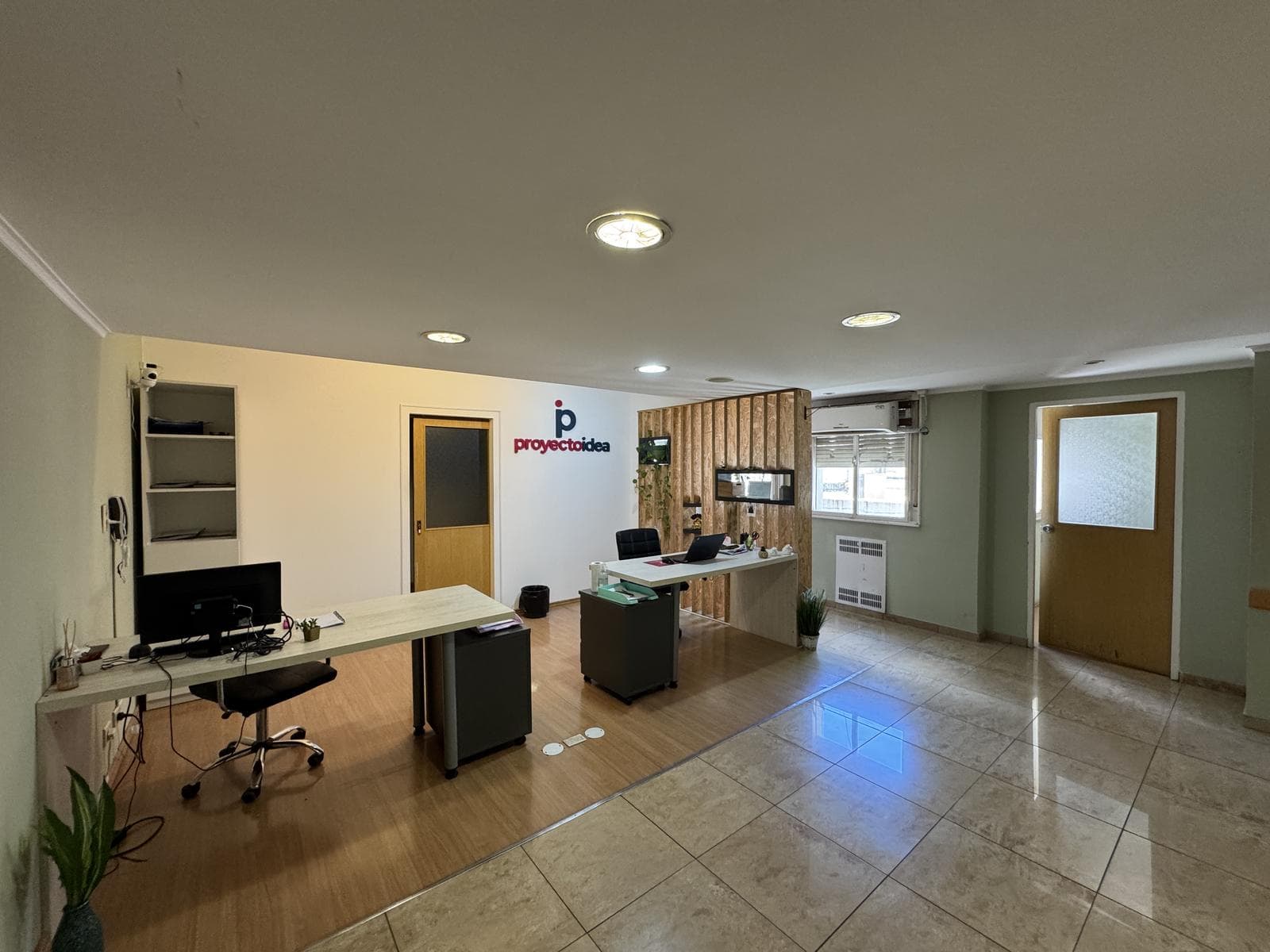 EN VENTA - OFICINAS EN PISO EXCLUSIVO - MICROCENTRO - 1