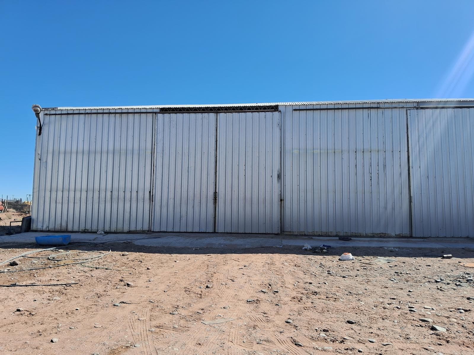 Alquiler de Lote de Una Hectárea con Galpón, Rincón de los Sauces, Neuquén - 2