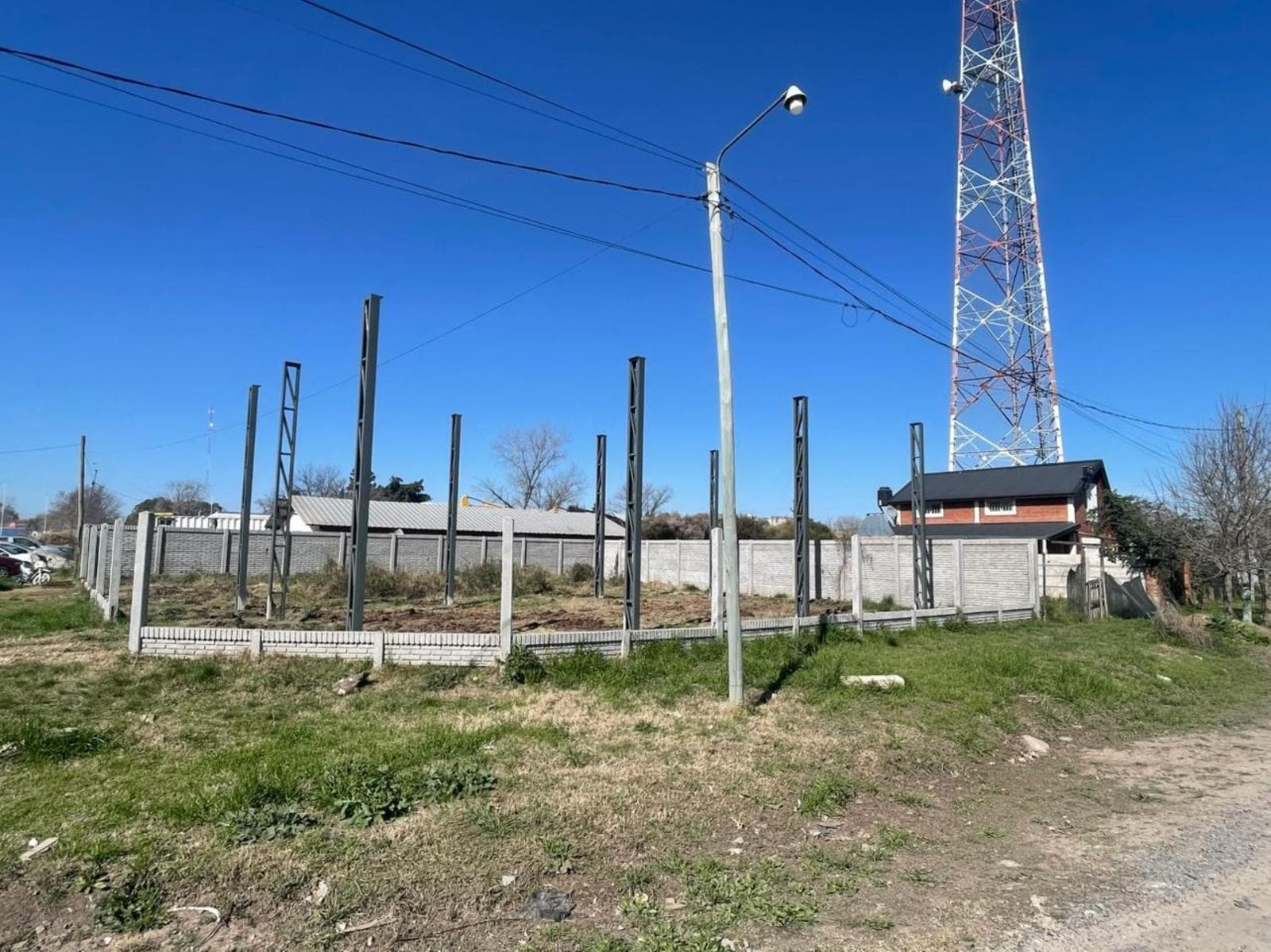 Venta galpón en Roldan - 1