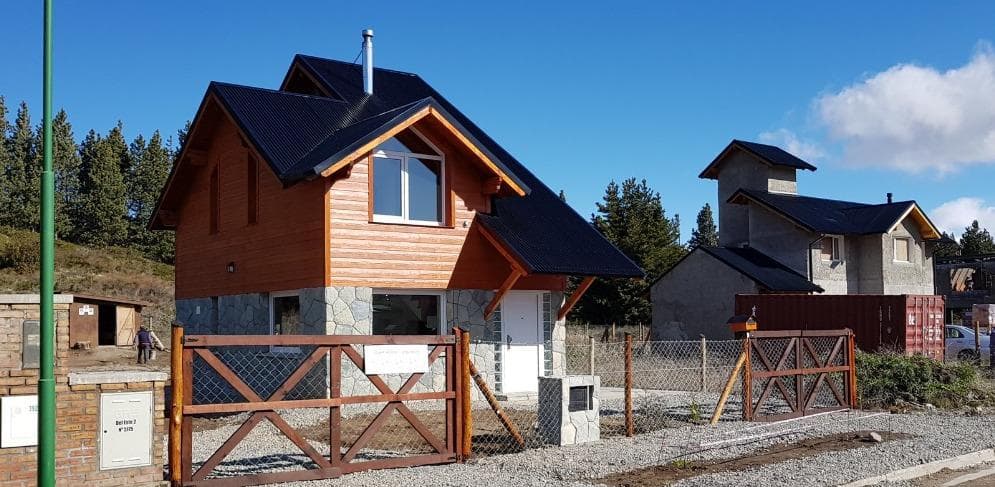 CASA ALQUILER PERMANENTE - BARRIO ENTRE PINOS - 1