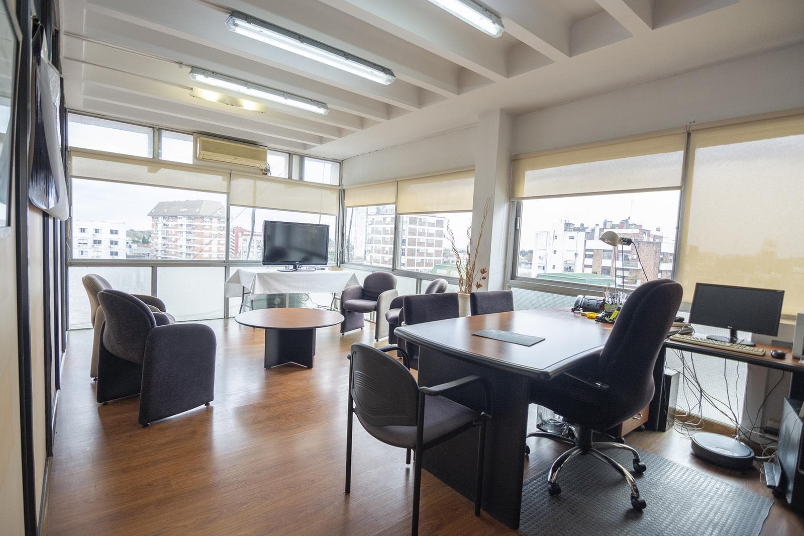 Oficina comercial en San Isidro - 1