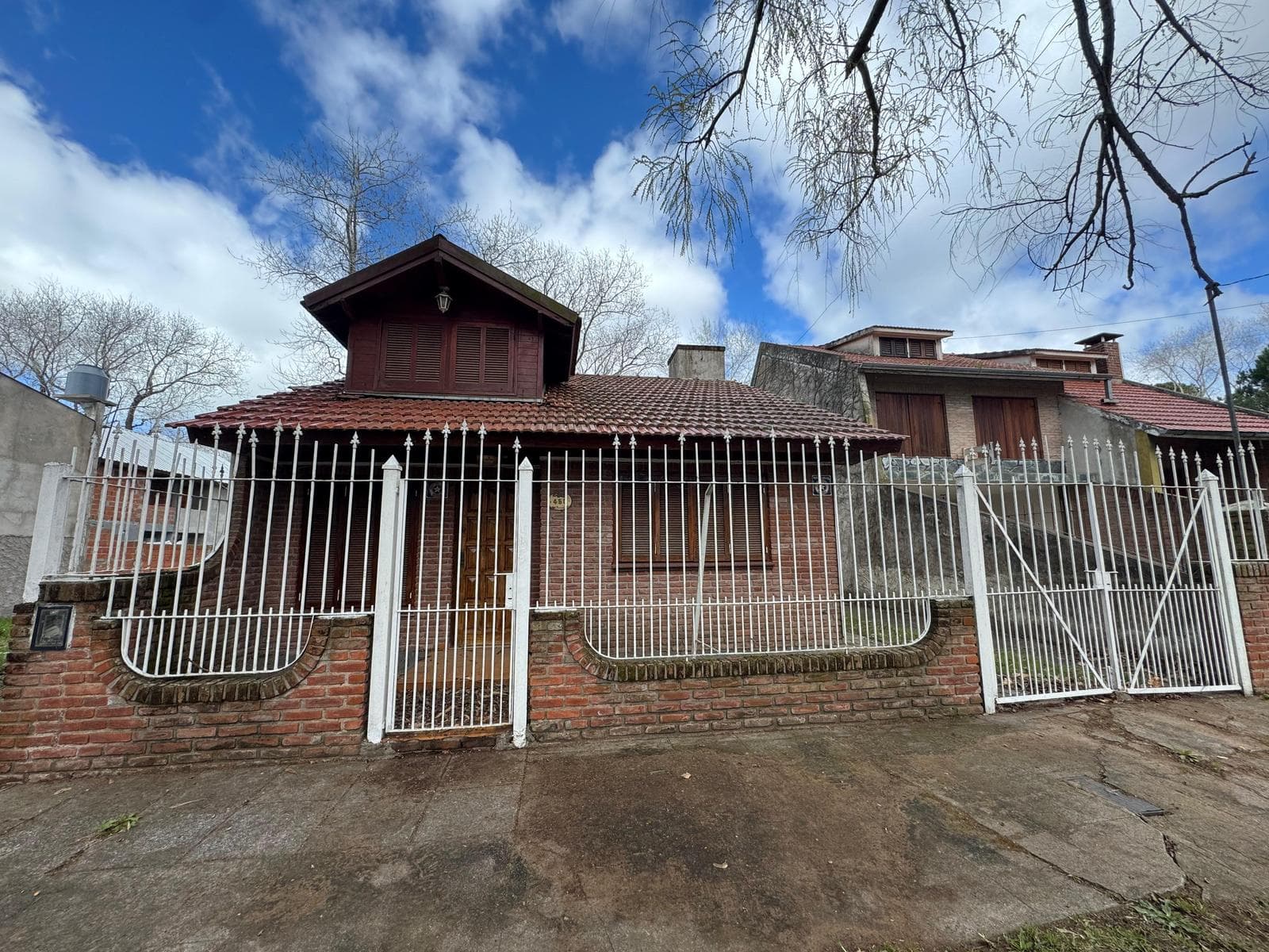 VENTA CASA COSTA AZUL 4 AMBIENTES A 5 CUADRAS DEL MAR - 1