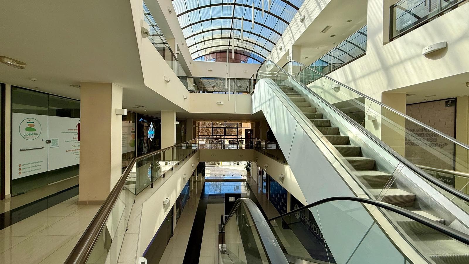 Venta Oficina, Local, Showroom dentro de shopping, Centro, Villa Carlos Paz - 1