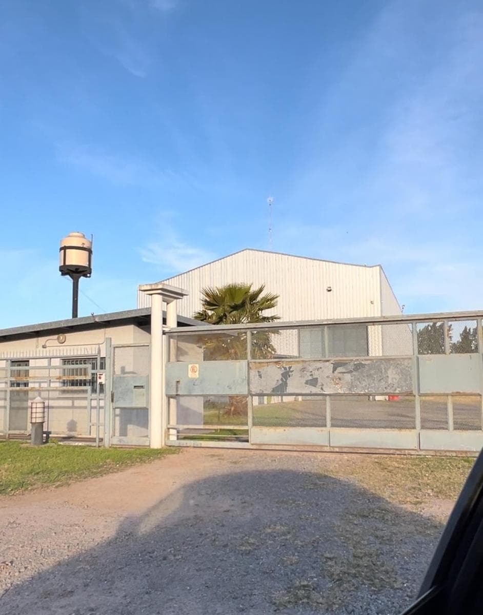 Galpon en parque industrial Alvear - 1