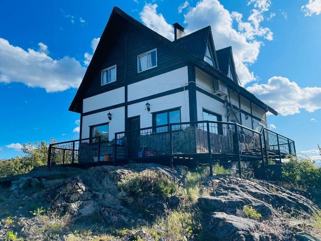 Cabaña 200 M2 Con 3 Dormitorios + Playroom Villa Pehuenia - 1