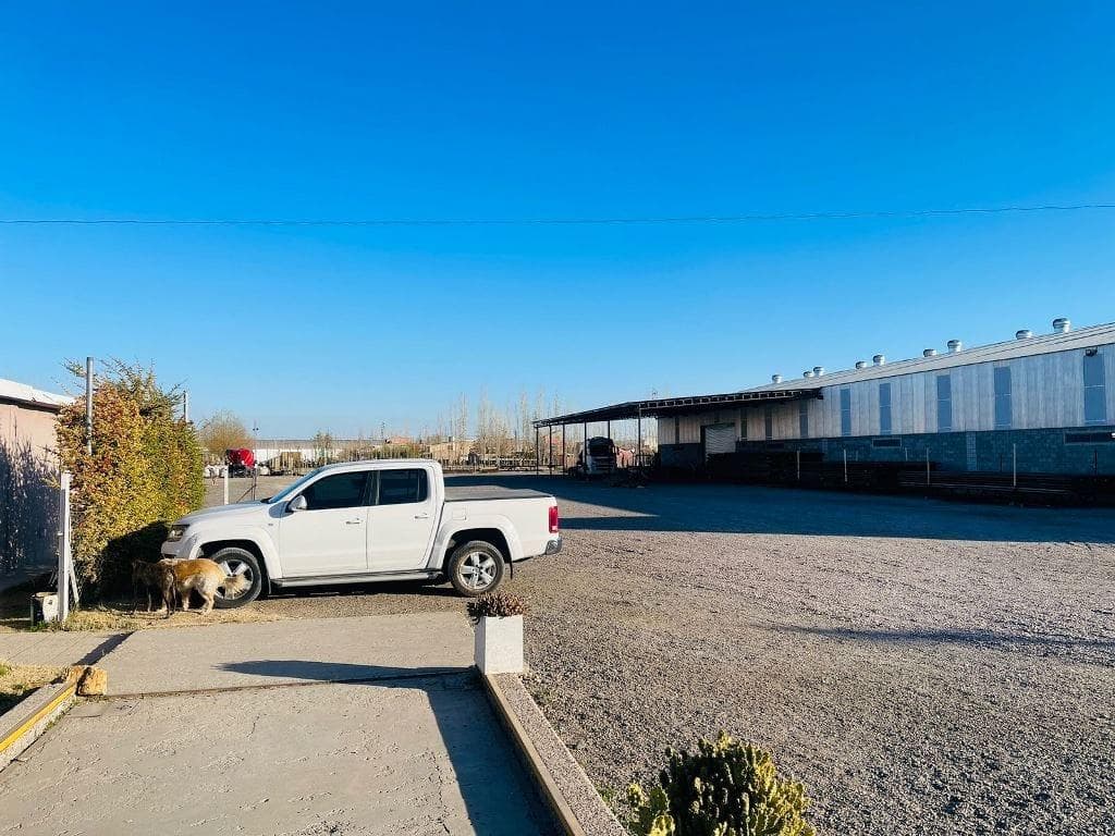 Galpon Industrial De 1750 M2 Cubiertos De Primera, Con 3 Portones De Acceso. Allen Rio Negro - 2