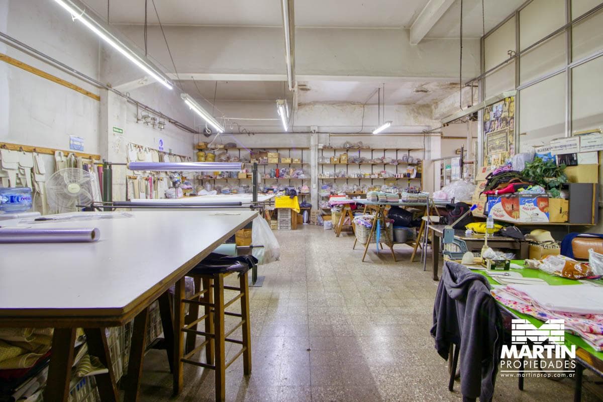 Local en venta Martínez 12x15.50 Apto comercio, logística, oficinas, etc. A metros de Av. Santa fe. - 1