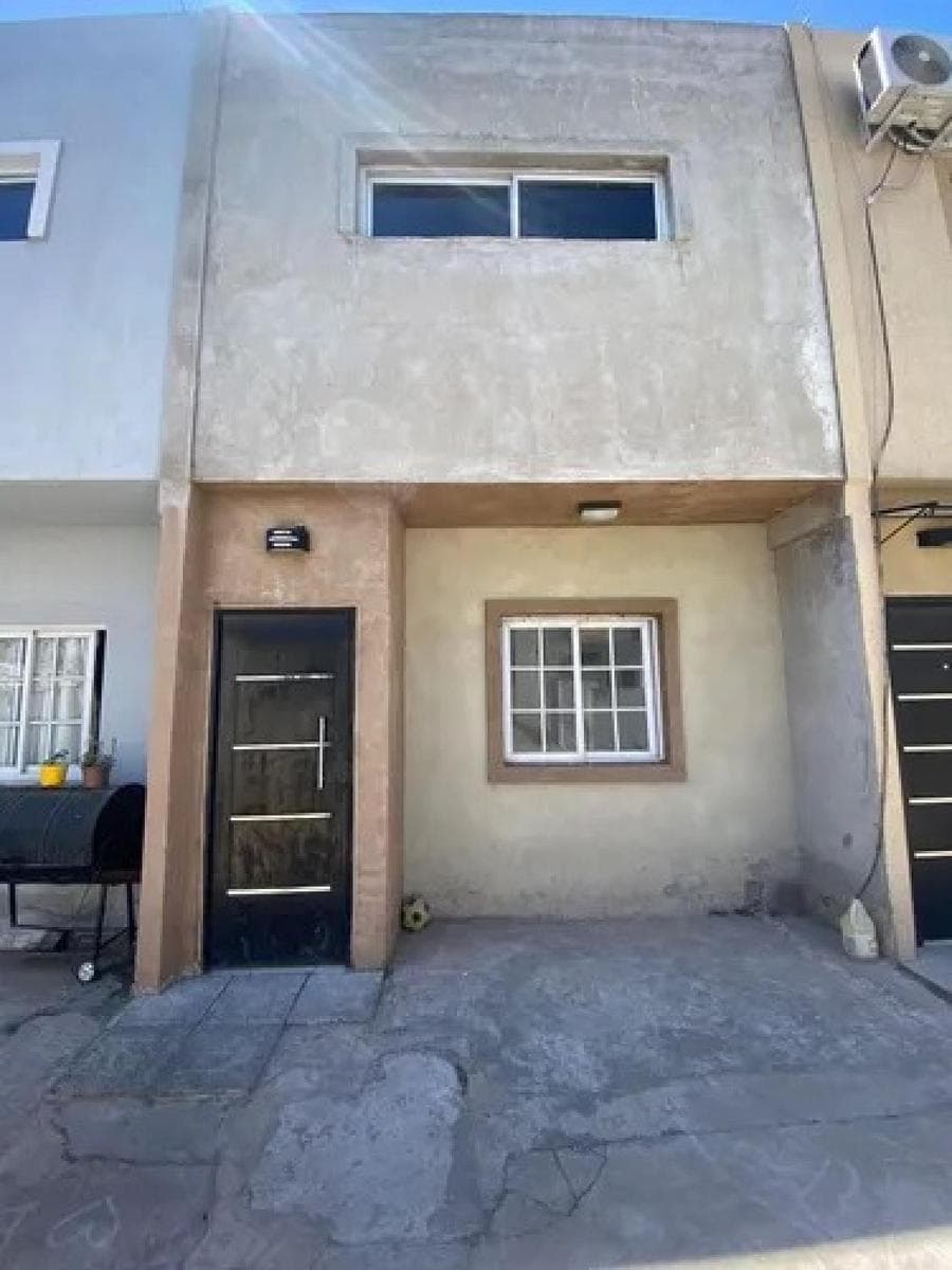 Dúplex en venta - 3 Dormitorios 2 Baños - Florencio Varela - 1