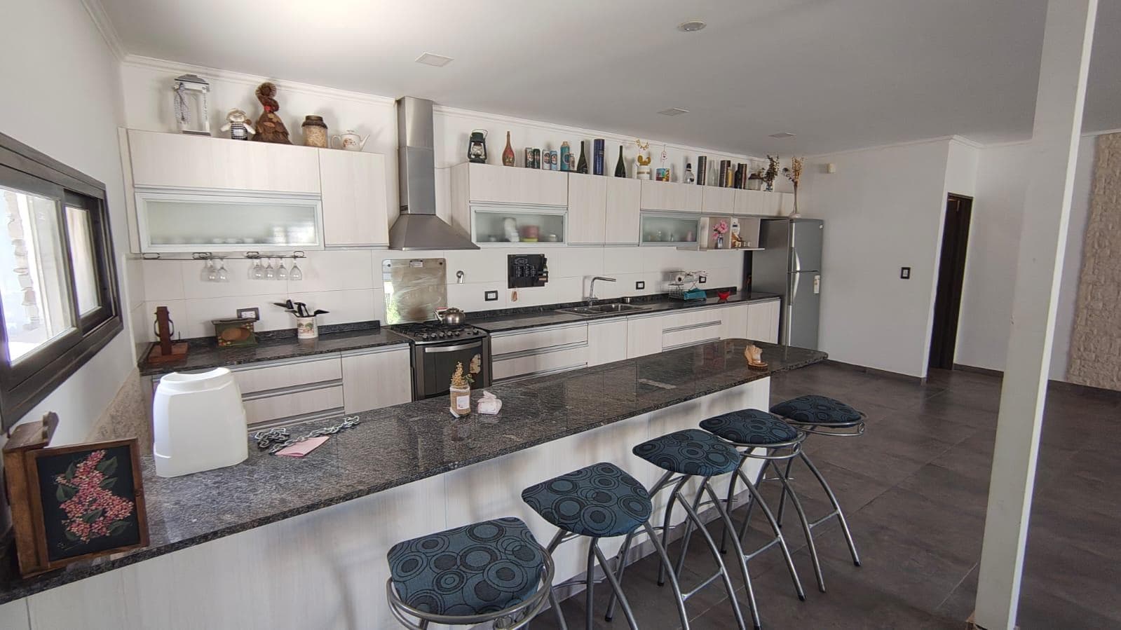 Casa Challao Nuevas Quintas, 4 dormitorios, 3 baños, pileta , acepta permuta, Finanaciación - 1