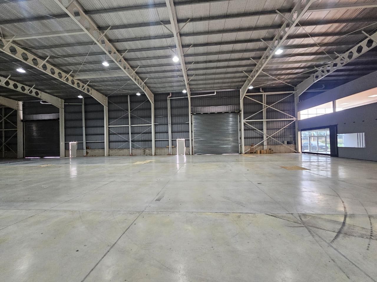 Nave Industrial en Alvear - Galpon - Oficina - Logistica - Industria - 1