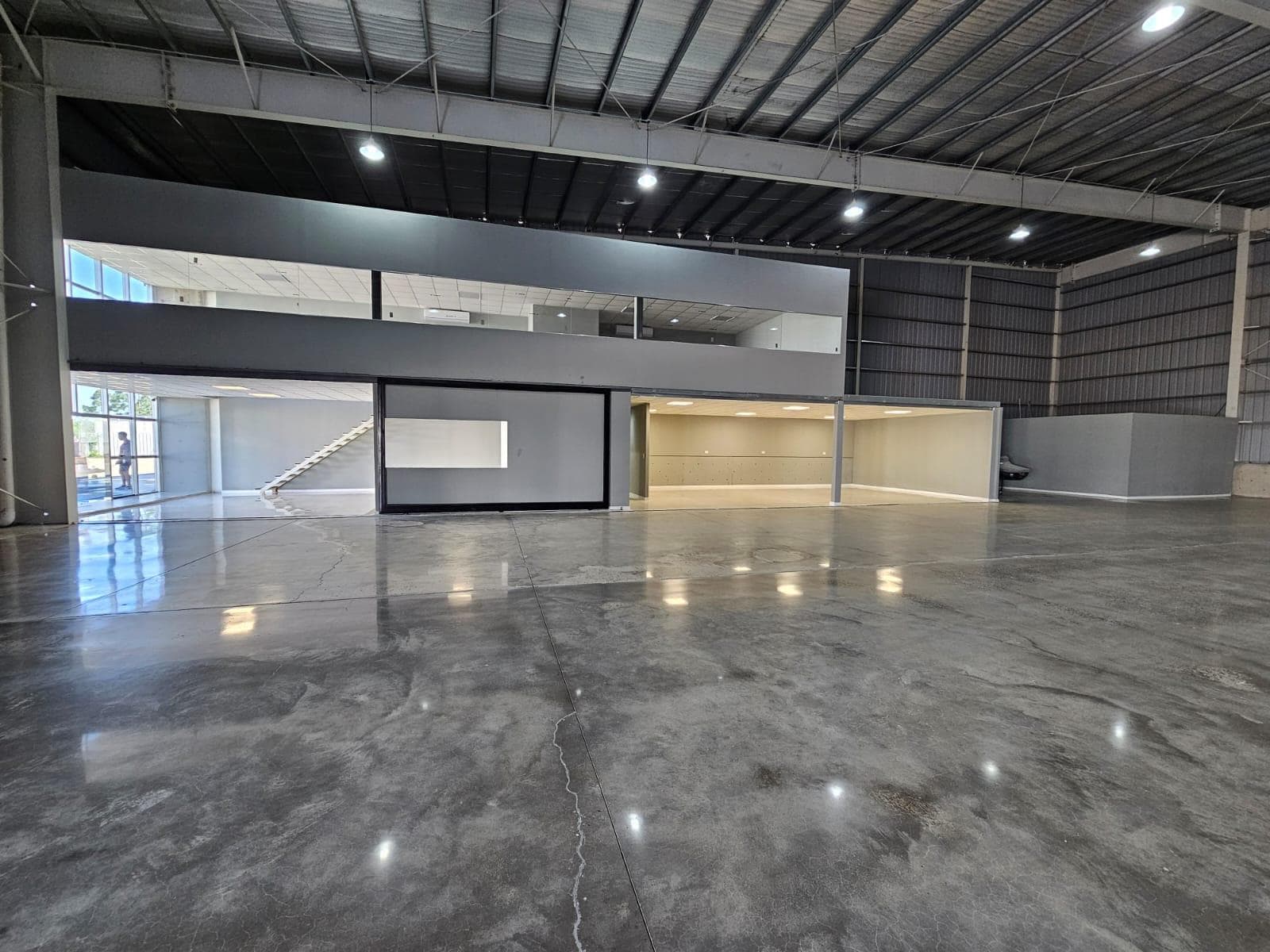 Nave Industrial en Alvear - Galpon - Oficina - Logistica - Industria - 1