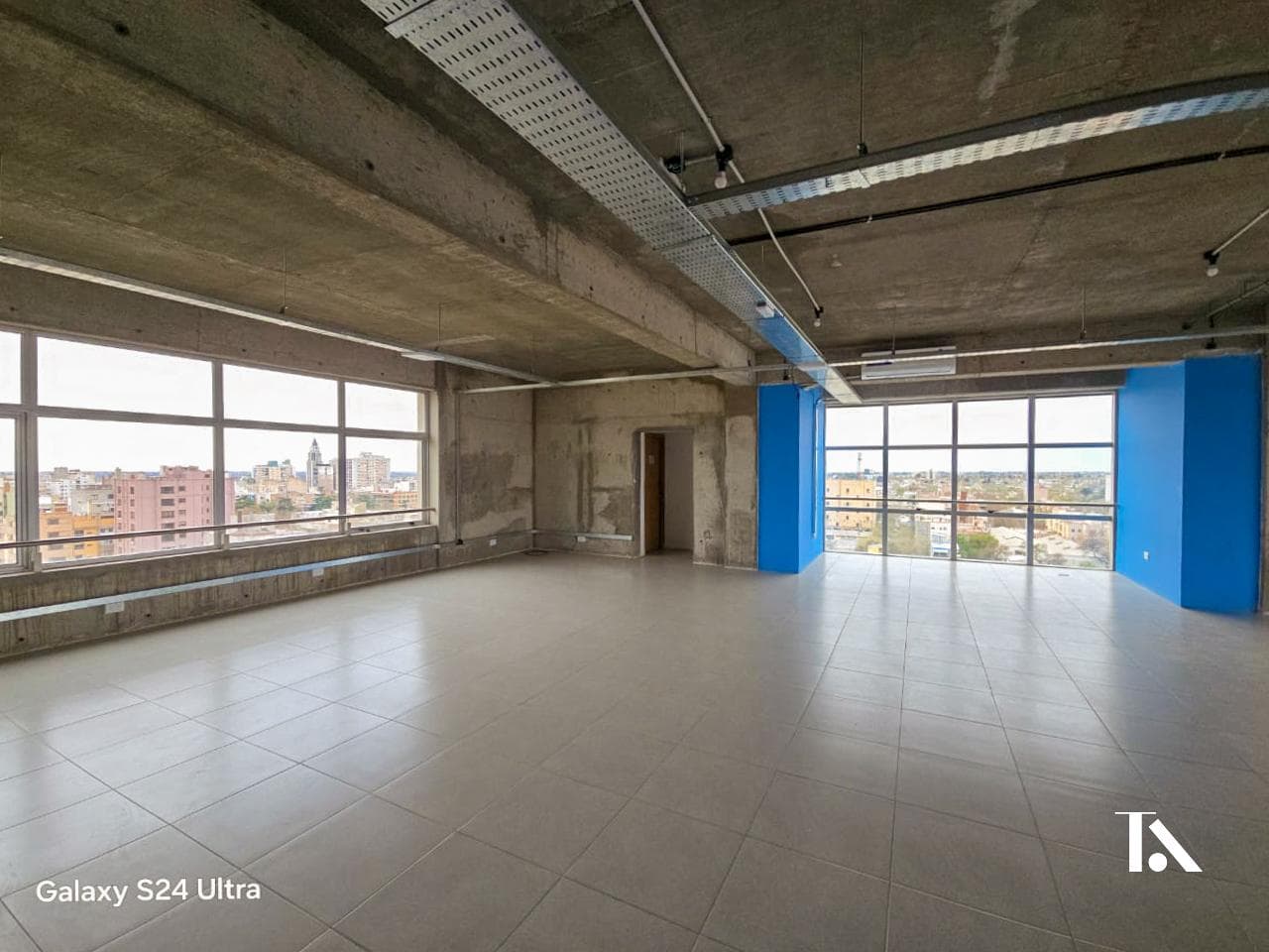 OFICINA-PISO COMPLETO EN ALQUILER 9º y/o 10º PISO CÁMARA DE LA CONSTRUCCIÓN - 1