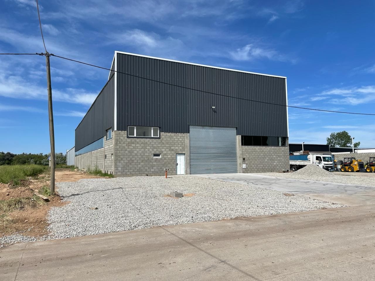 Depósito de 1000m2 cubiertos en parque industrial MORENO - 1