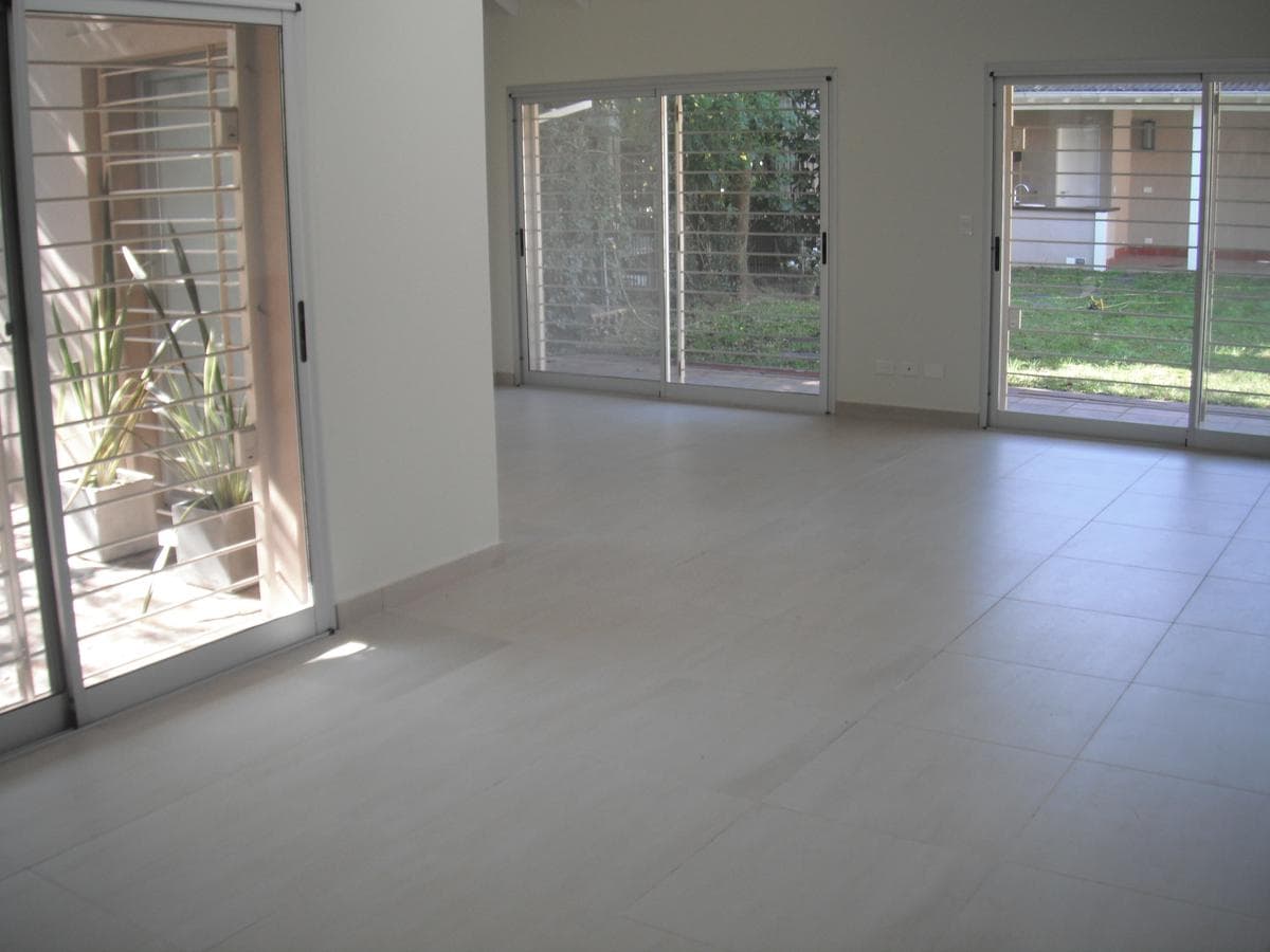 Casa en alquiler de 4 dormitorios - Las Lomas-Horqueta - 2