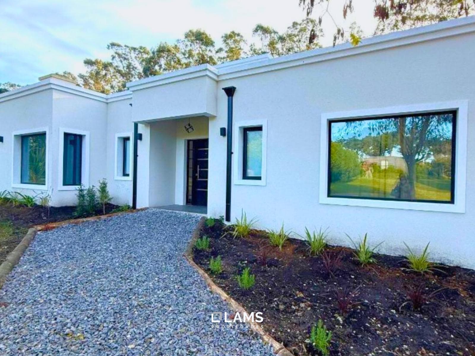 Venta - Casa 3 ambientes - Barrancas de San Benito - 1