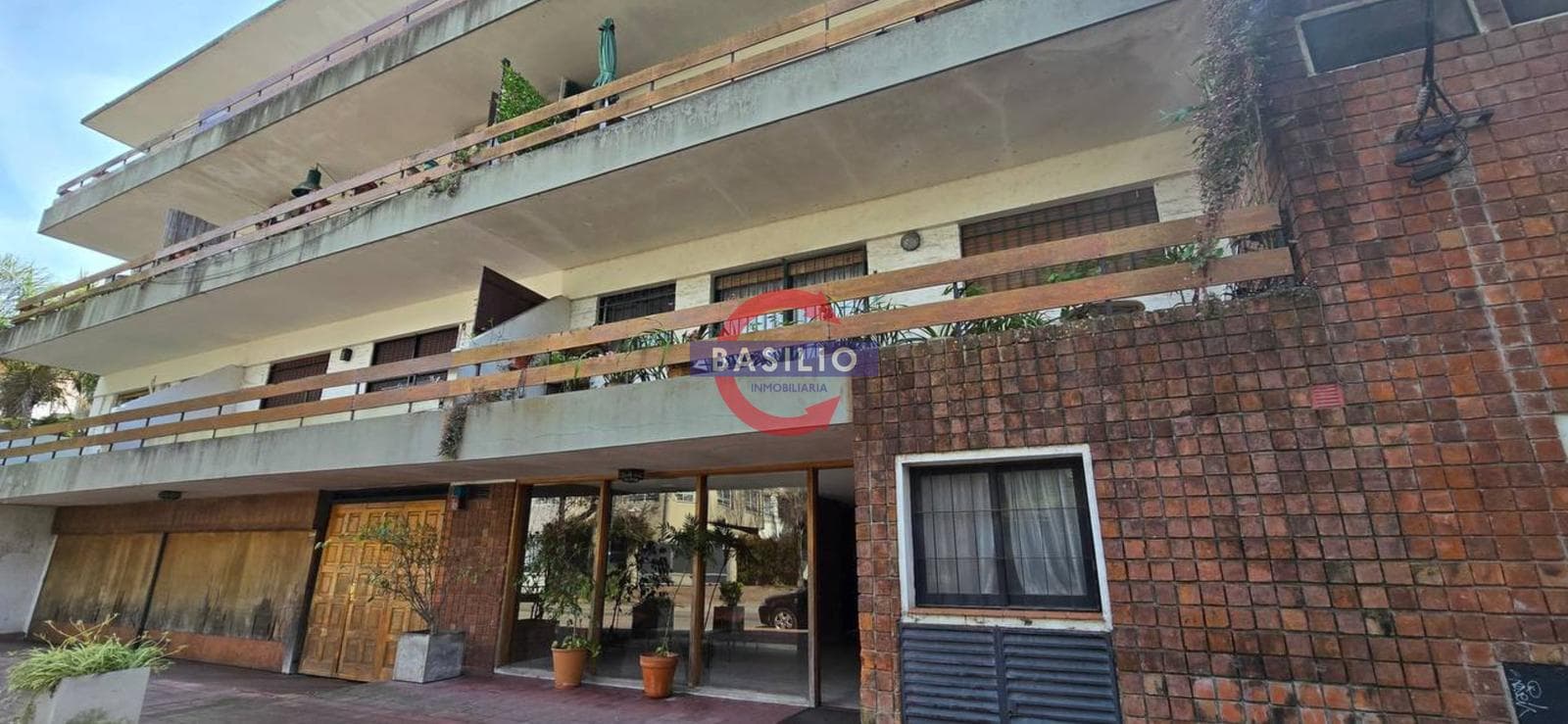 Departamento 2 ambientes con balcón en la esquina de Av. Libertador - 2