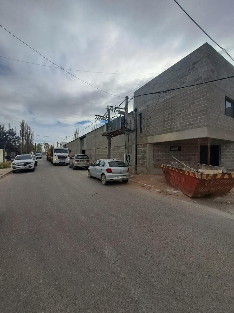 Alquiler Galpón en Zona Aeropuerto Frente ex Ruta 22 - 1