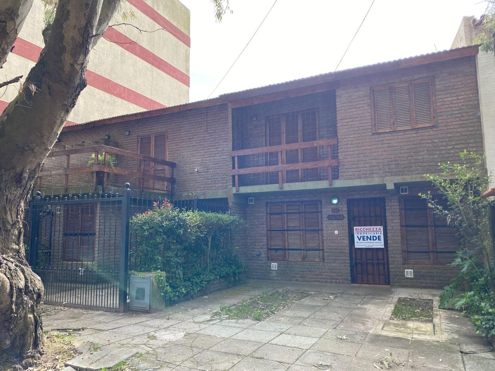 DUPLEX TRES AMBIENTES CON COCHERA - IDEAL VIVIENDA PERMANENTE - 1