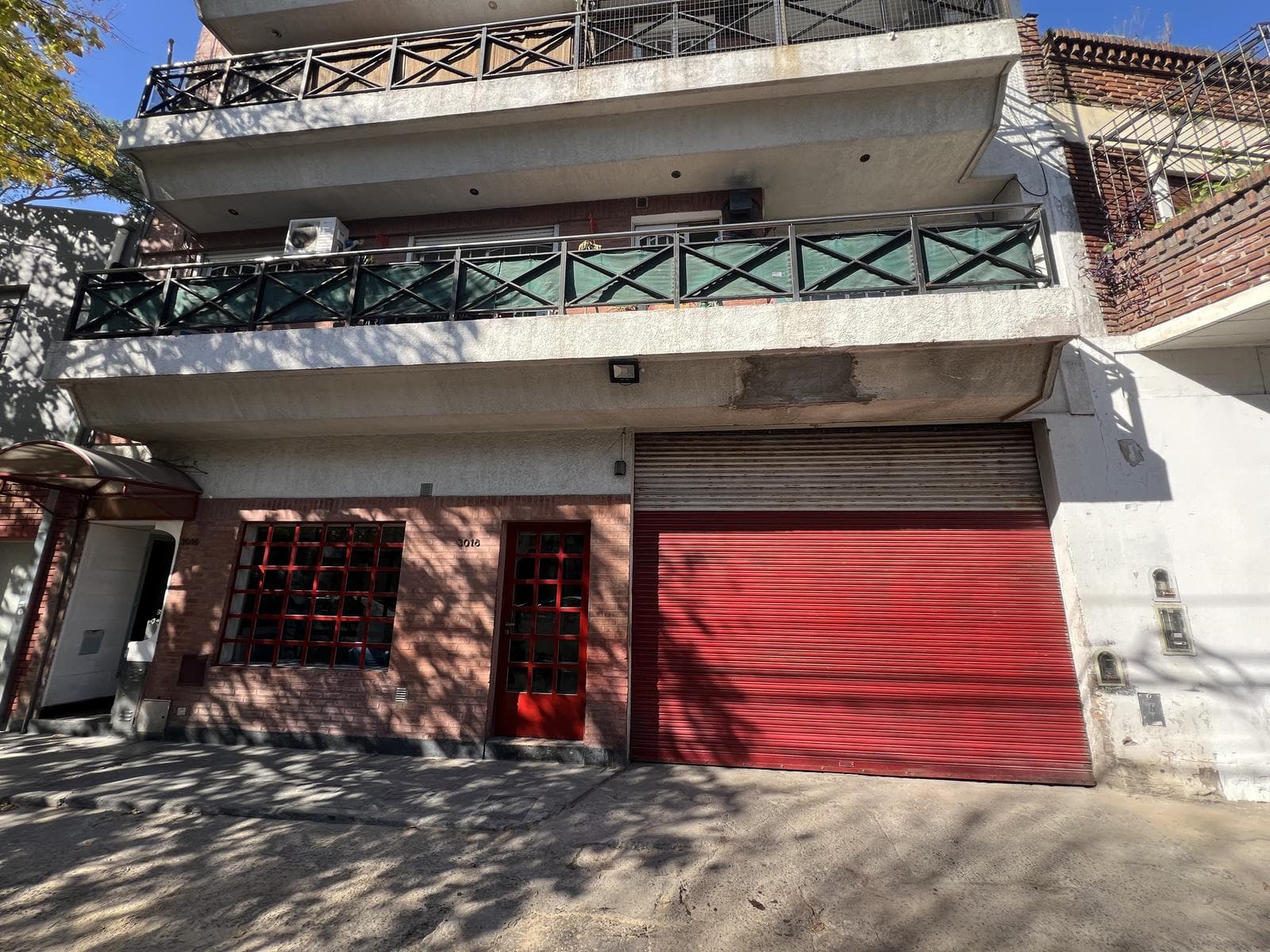 Venta Local con galpón en Parque Chas - 1