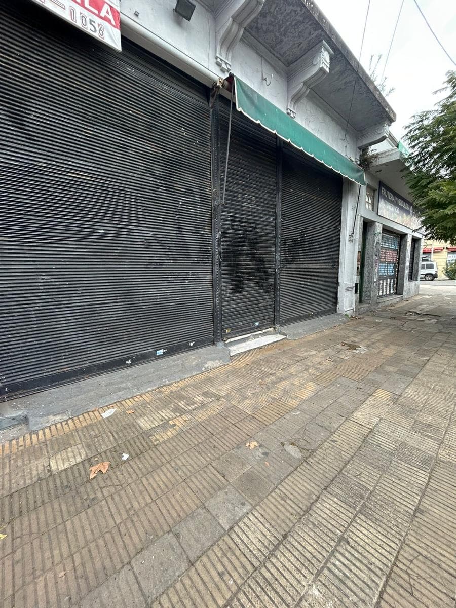 Local en Sarandi - 1