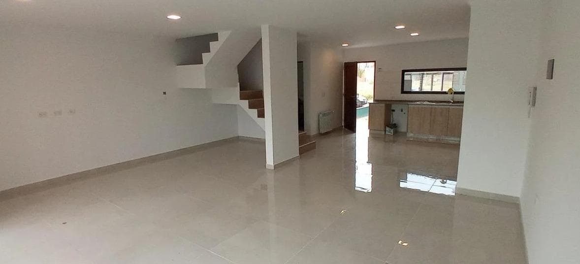 Duplex 3 dormitorios c/piscina Barrio Tierra Mansa, Centenario - 1