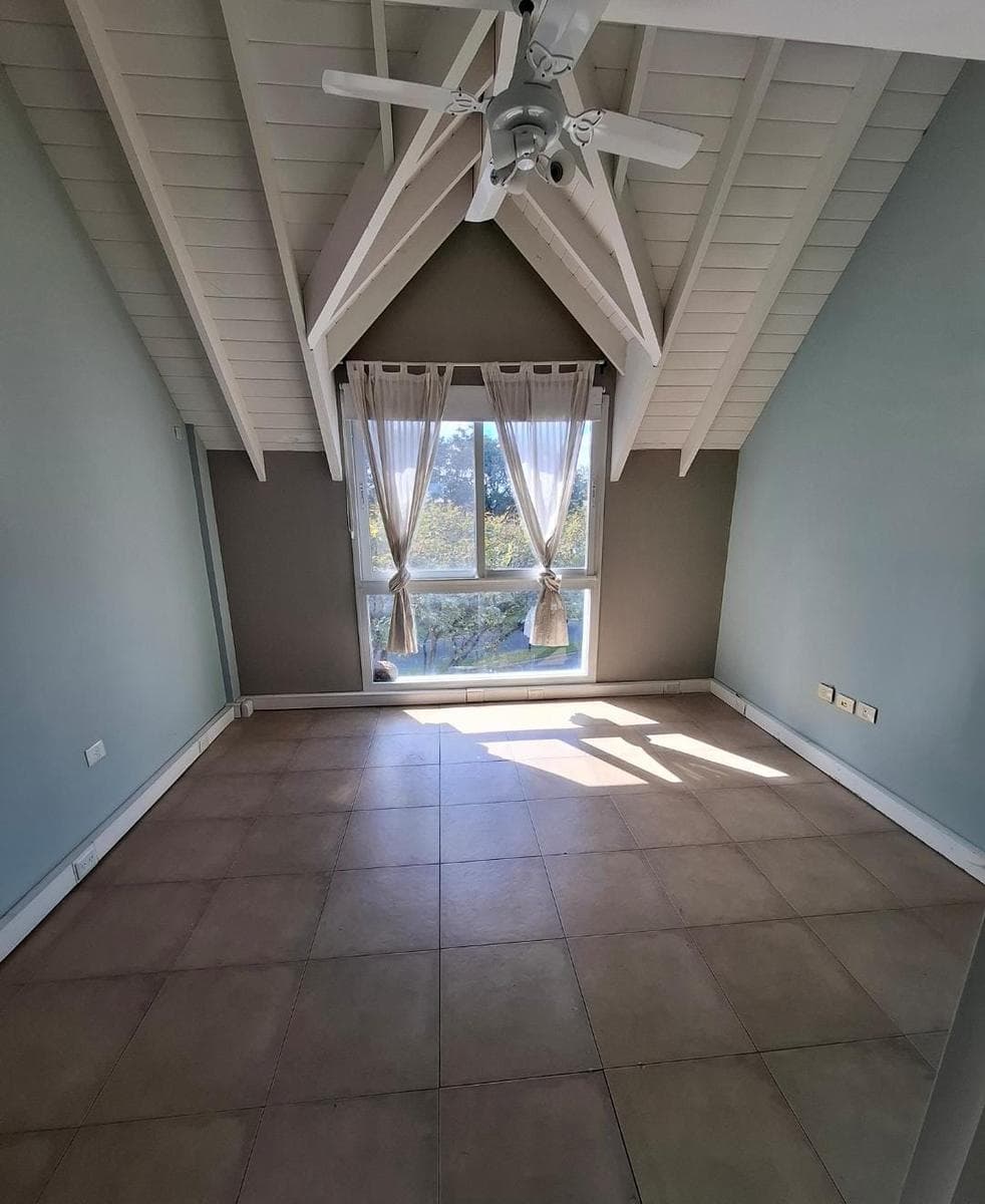 Oficina en Alquiler en el Centro Comercial Santa Barbara - 1