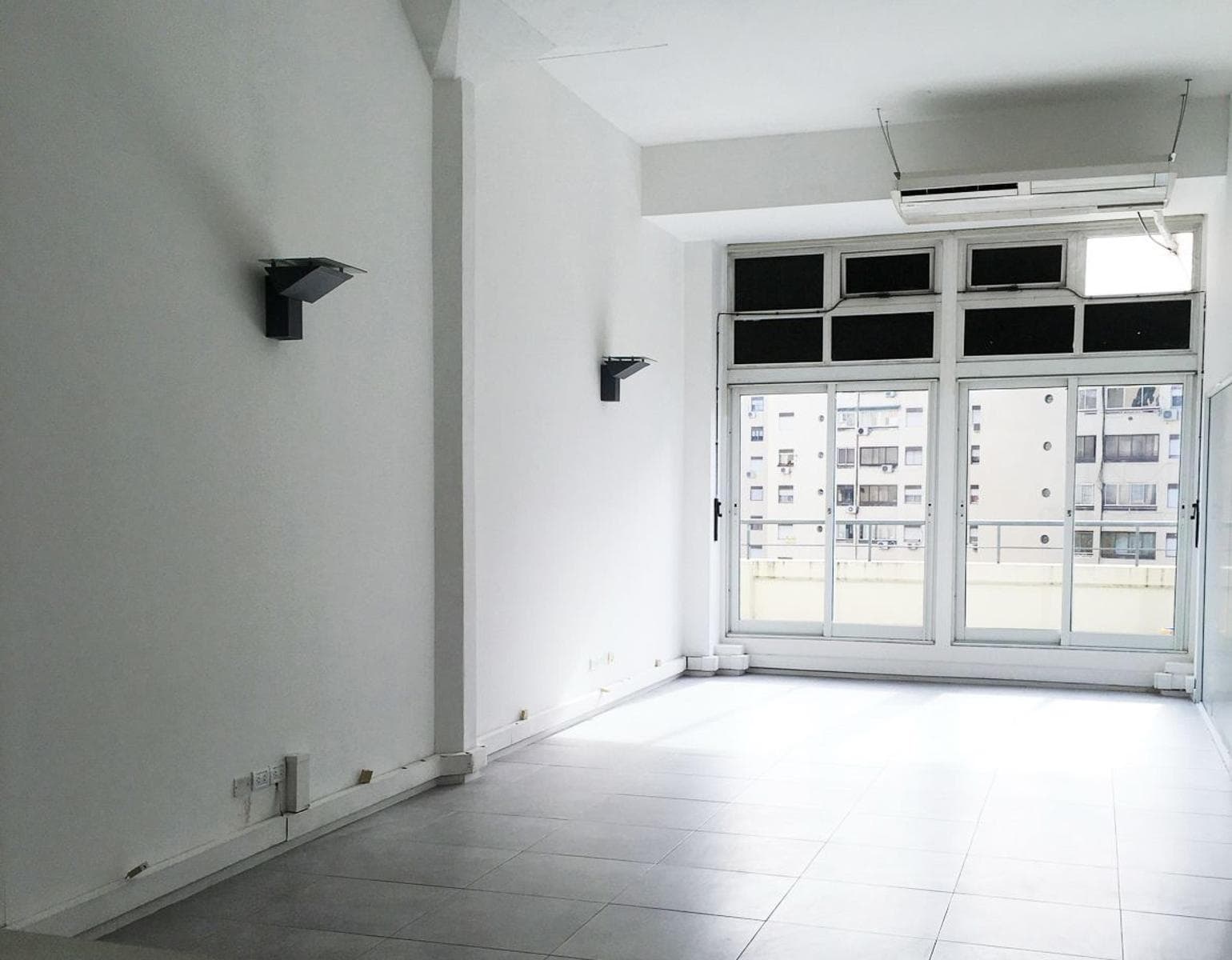 Oficina en venta - 2 Ambientes 2 Baños - Colegiales - 1