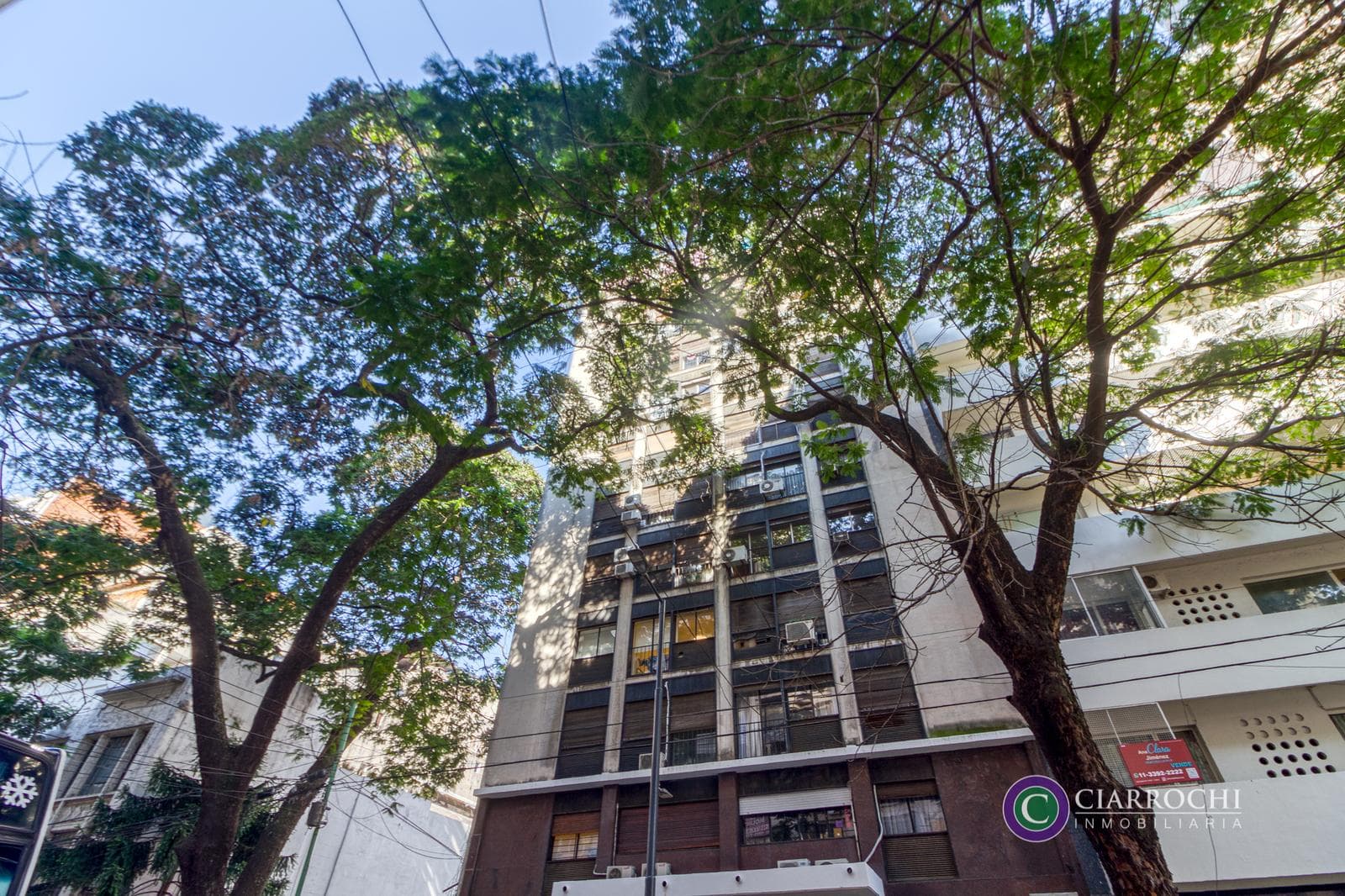 Lavalle y Av. Callao – Luminosa Oficina Baño Privado - 1