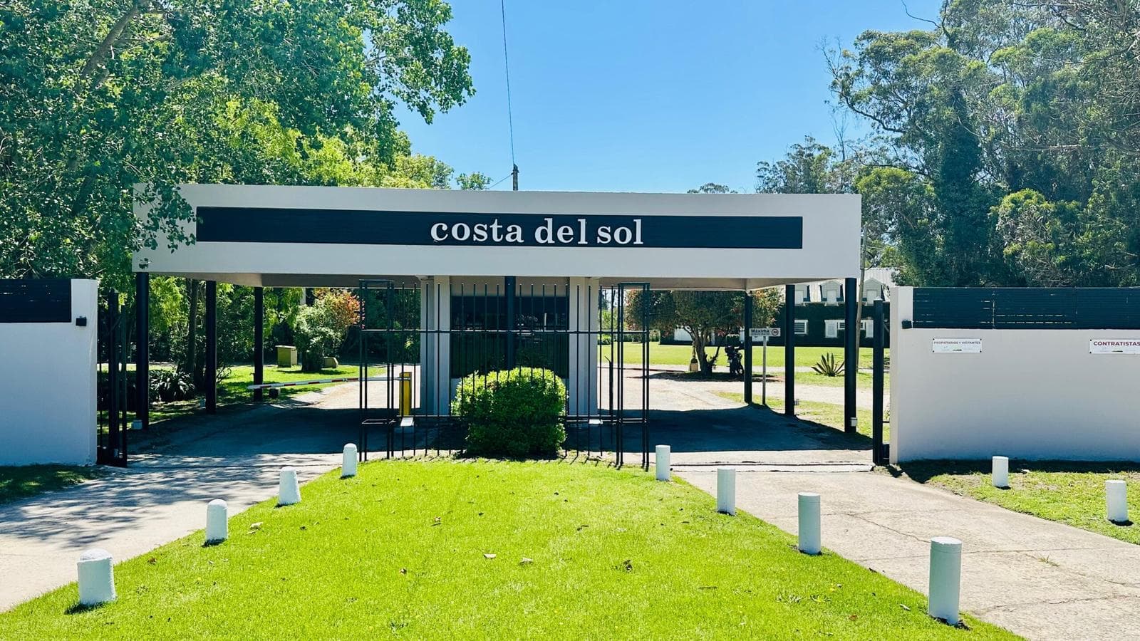 CASA EN VENTA EN BARRIO PRIVADO COSTA DEL SOL - APTO CREDITO - 1