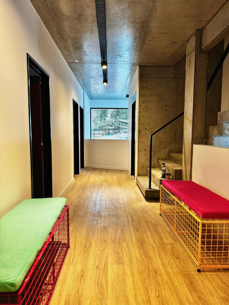 Edificio de oficinas, consultorios y planta libre. - 1