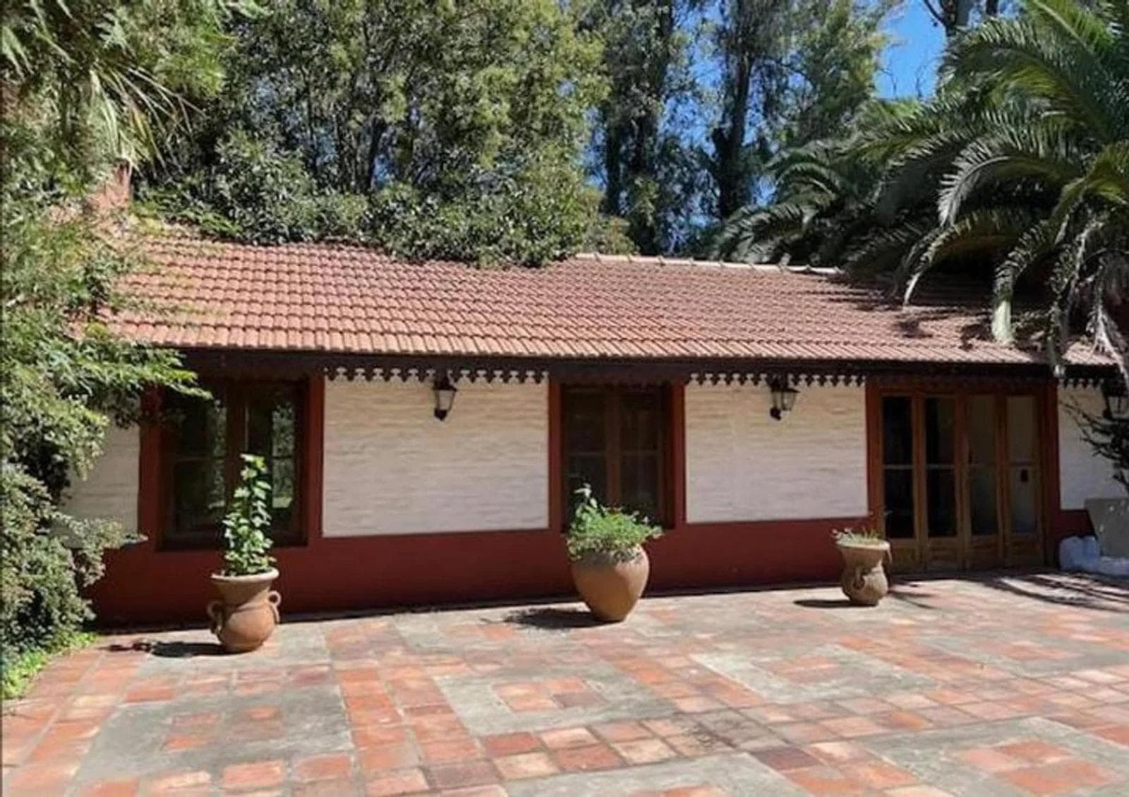 Casa en venta - 3 Dormitorios 4 Baños - Marcos Paz - 1