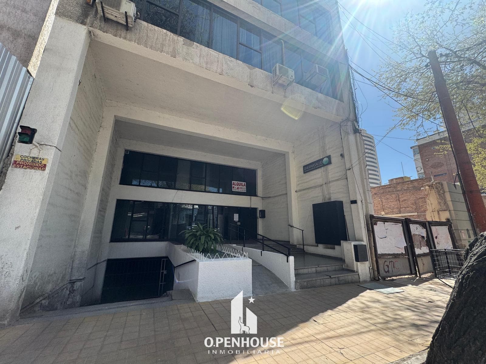 OPENHOUSE alquila hermosa oficina en pleno centro - 1