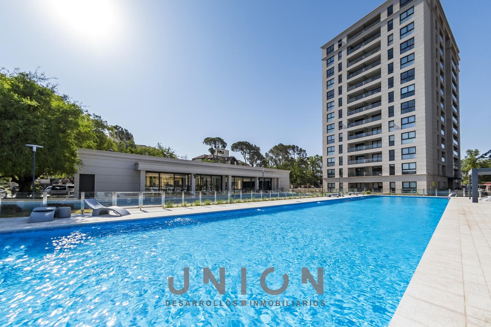 DEPARTAMENTO DE 2 DORMITORIOS EN OPERA PARK!!! CON COCHERA CUBIERTA!!! - 1