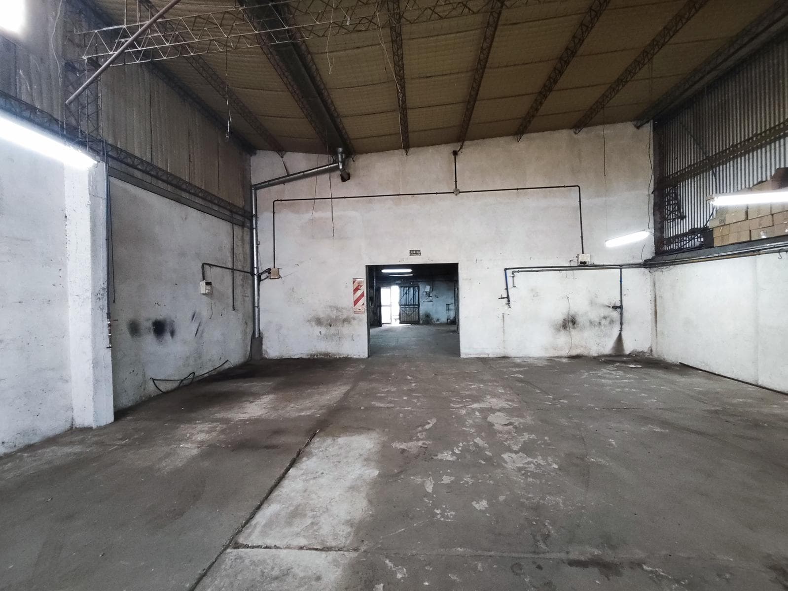 Amplio Galpón en alquiler - 1
