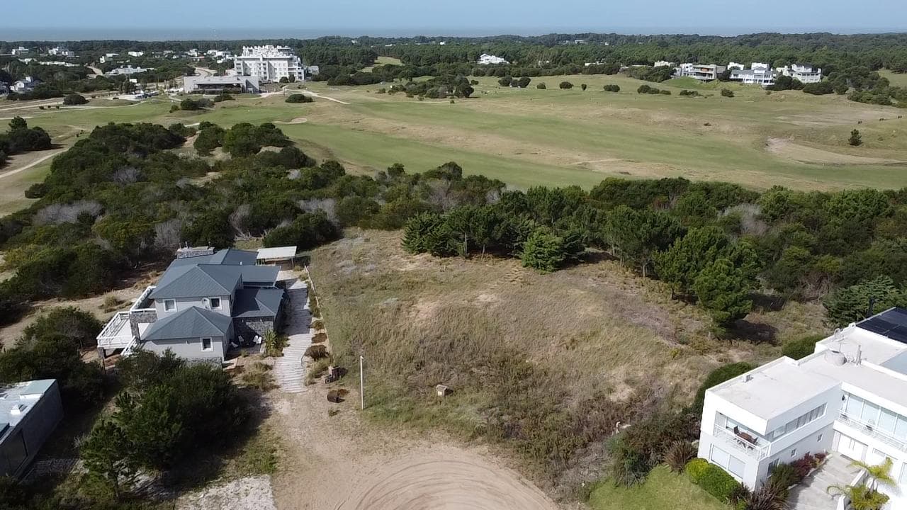 Lote en venta en Golf I, Costa Esmeralda - 1