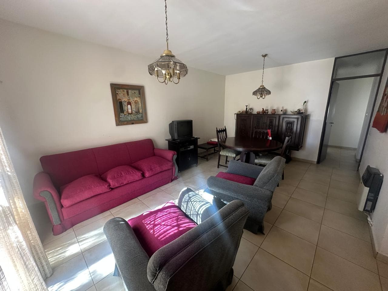 Casa en Godoy Cruz, tres dormitorios con cochera - 2