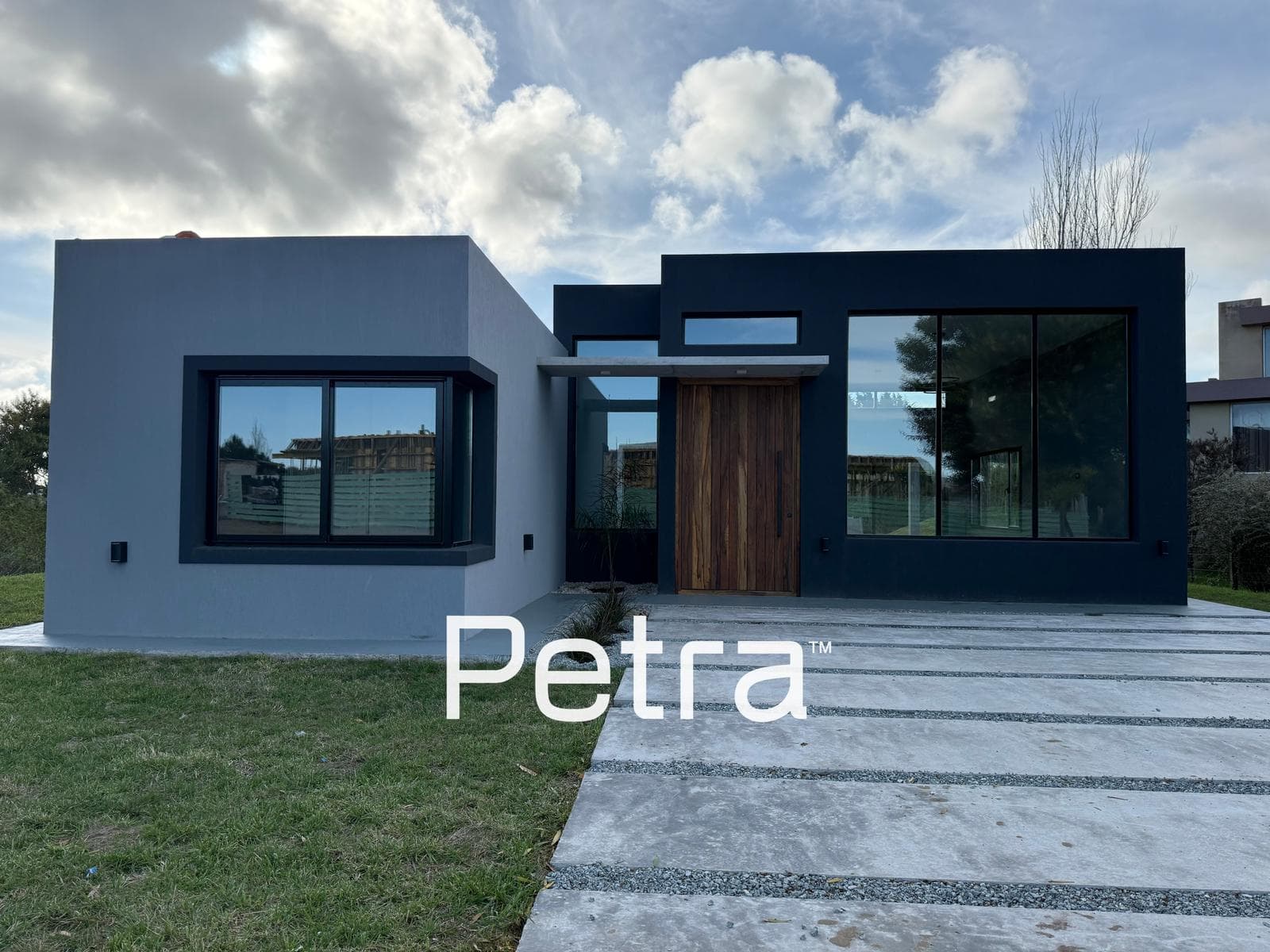 Casa en Venta en Costa Esmeralda. Con Gas Natural - 1