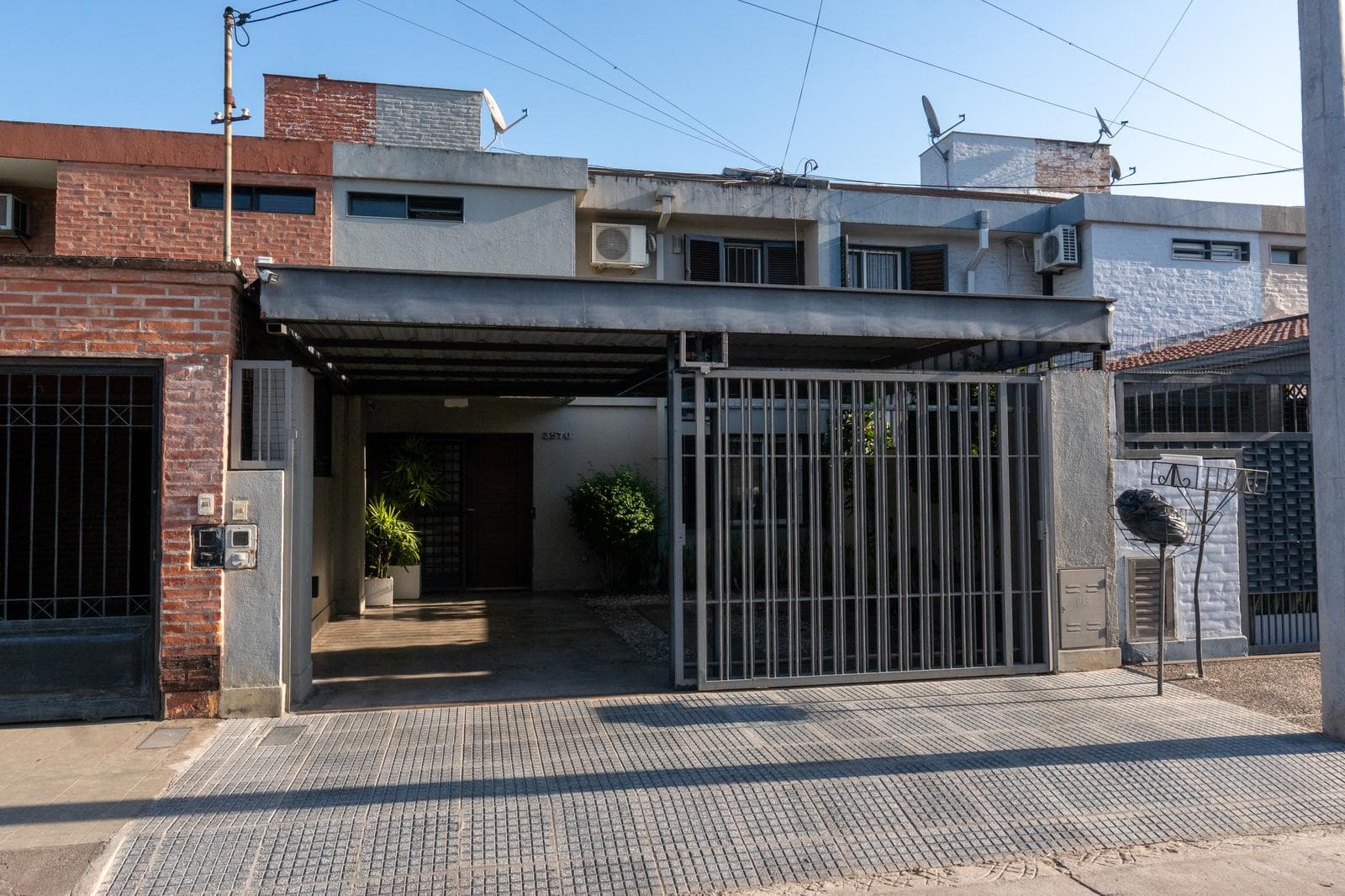 DUPLEX EN VENTA!!! A METROS DE AV. AMERICA Y MATE DE LUNA!! - 2